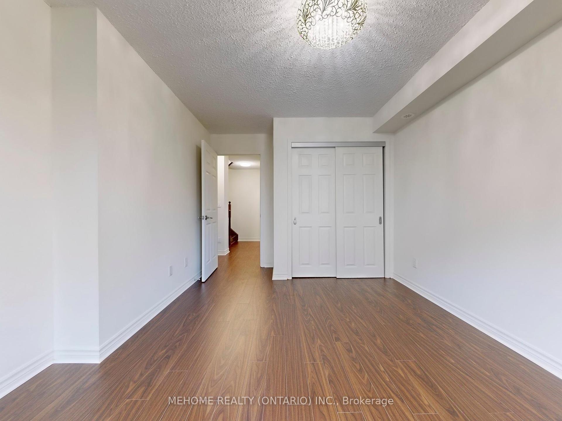 3 Bedrooms Condo at 7 Brighton, Vaughan For sale