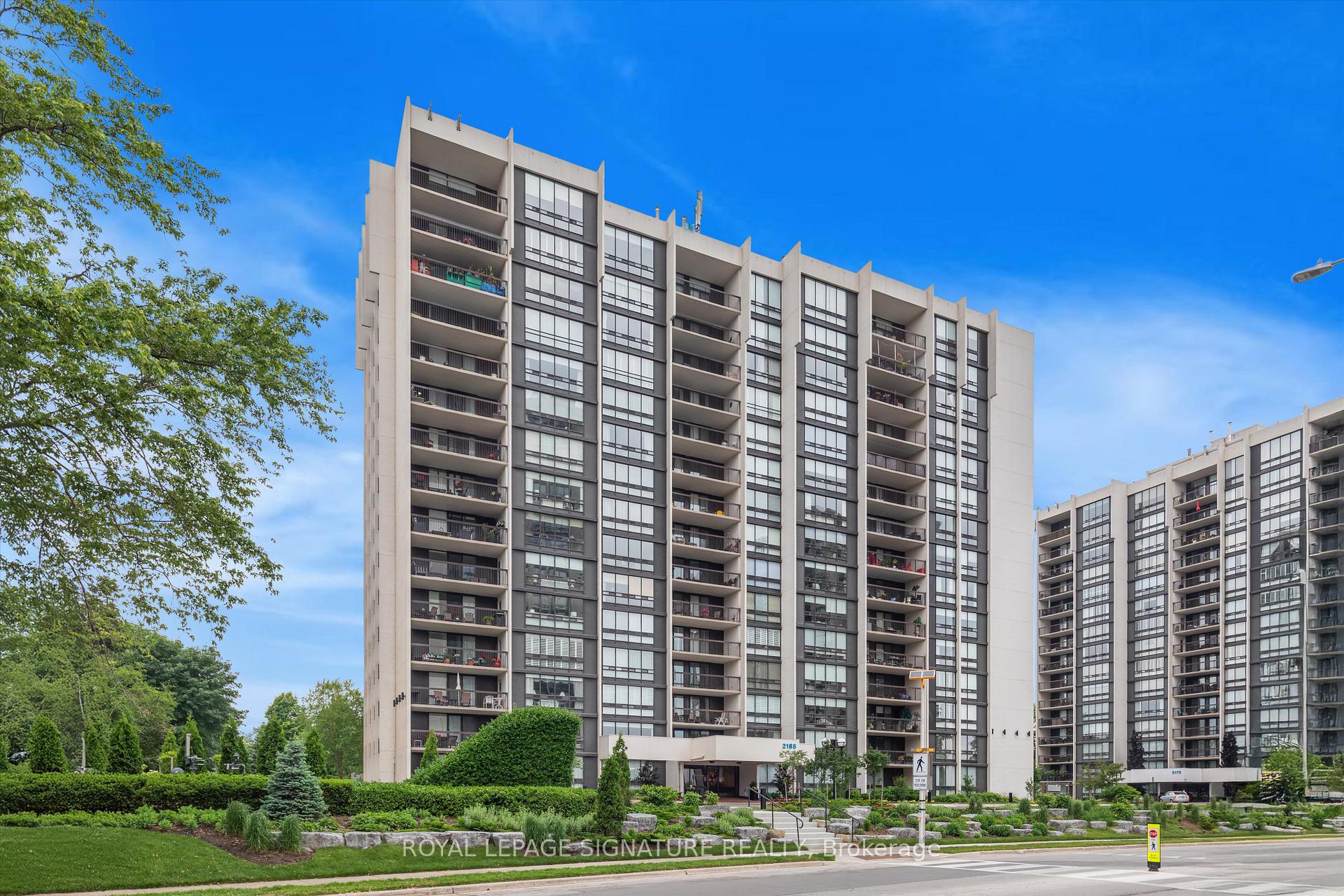 3 Bedrooms Condo at 2185 Marine, Oakville For sale