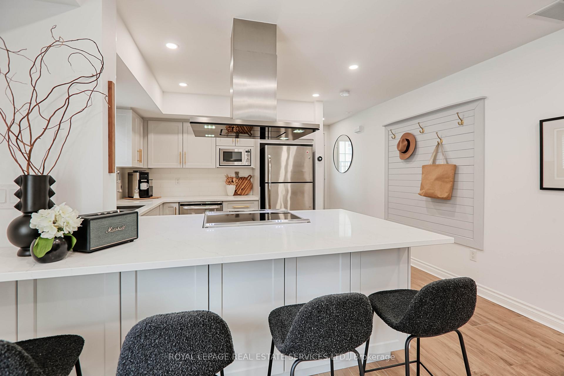 4 Bedrooms Condo at 40 Merchant, Toronto For sale