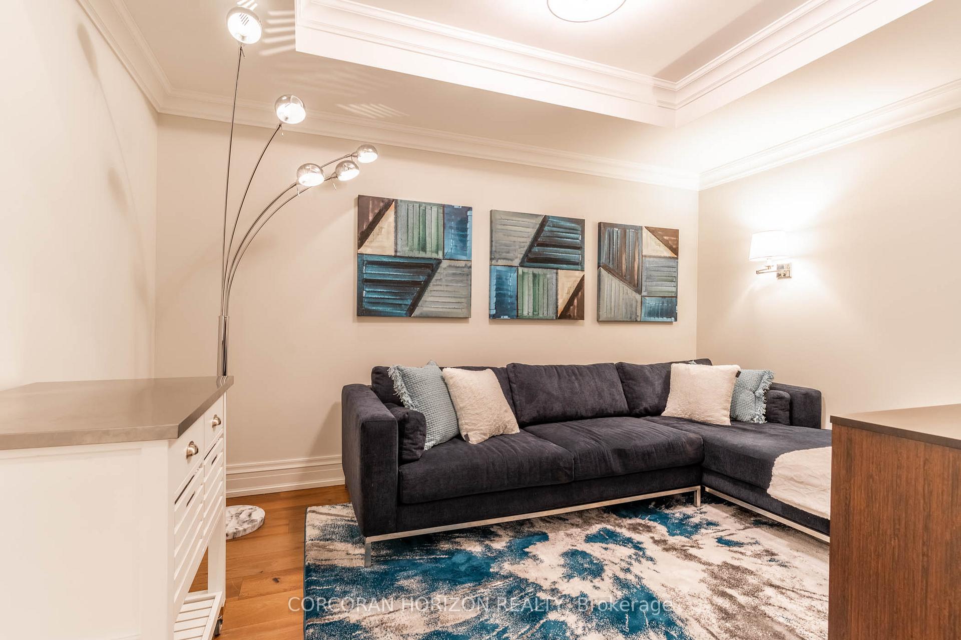 4 Bedrooms Condo at 30 Nelson, Toronto For sale
