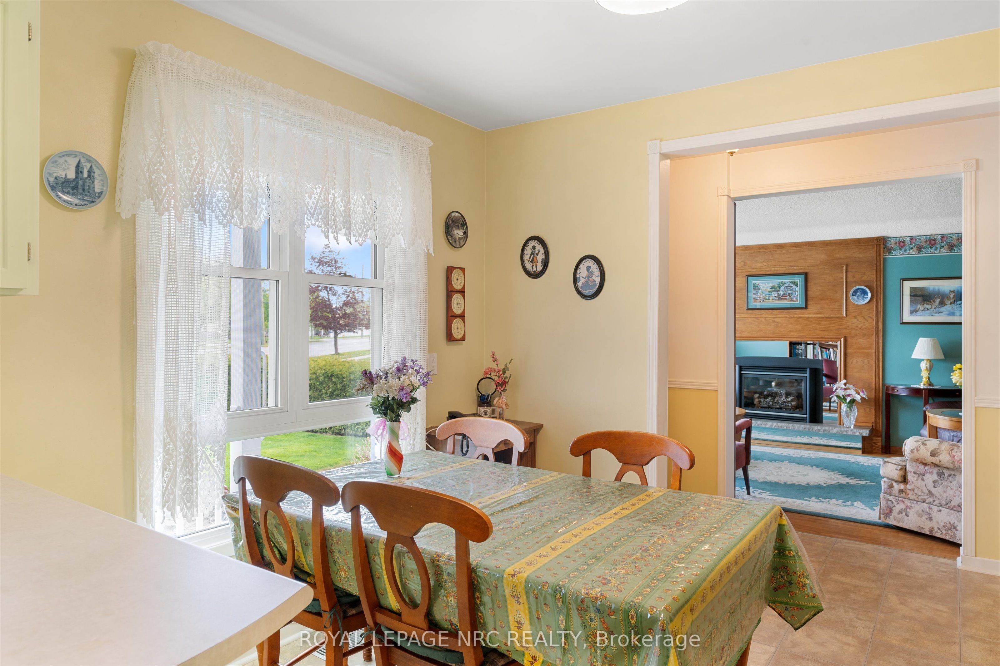 96 Lakeshore Road