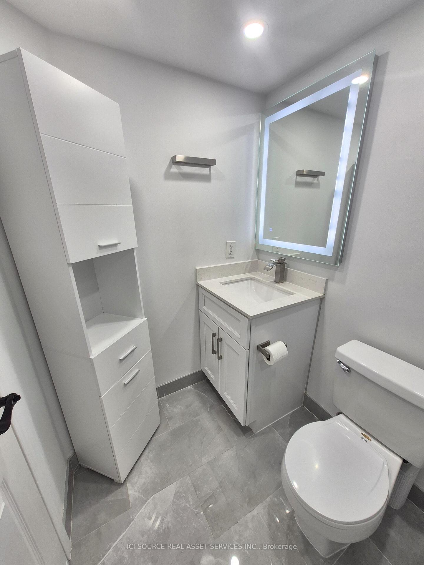 2 Bedrooms Condo at 51 Harrison Garden, Toronto For sale