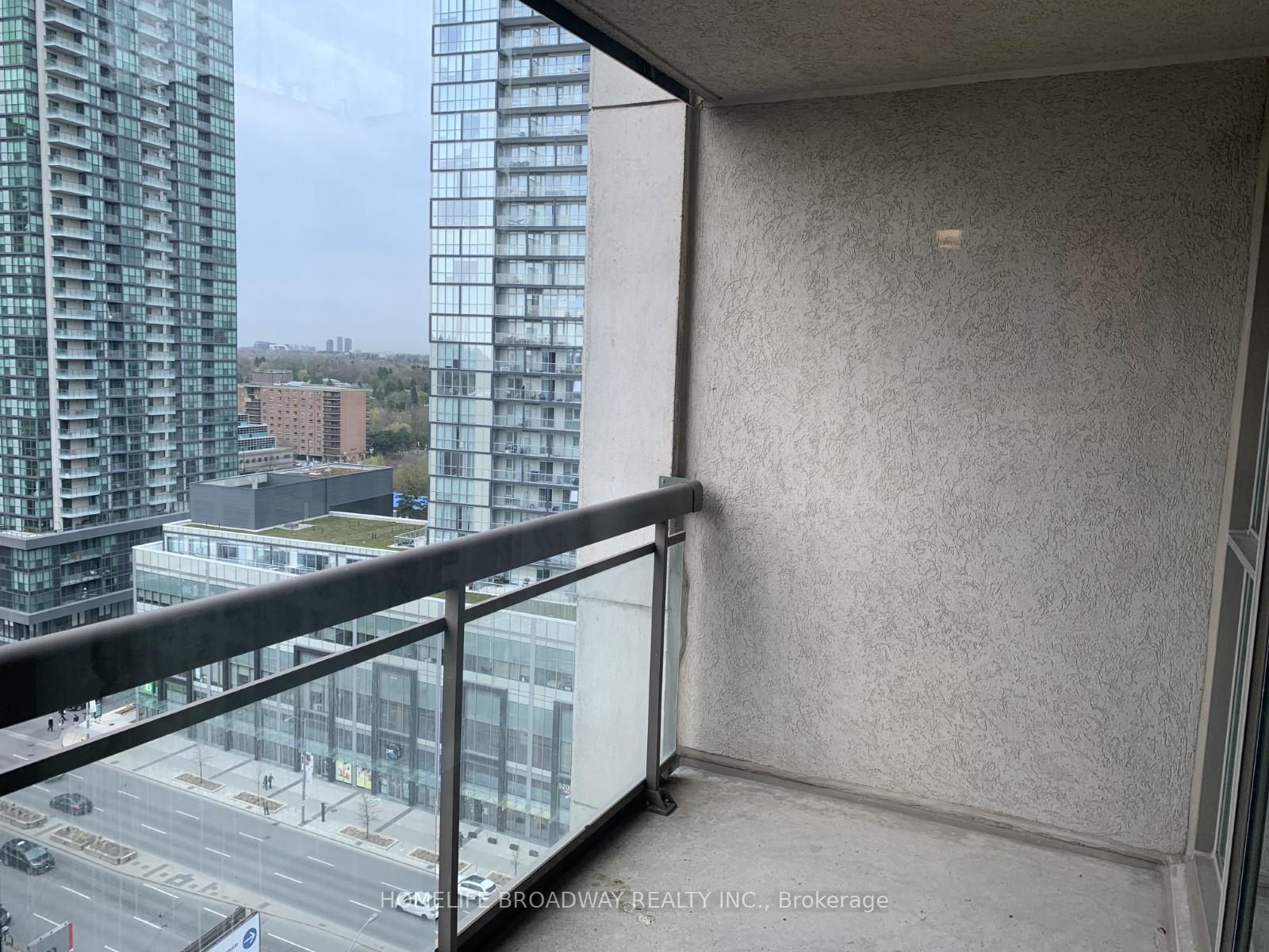 3 Bedrooms Condo at 18 Parkview,  Toronto For sale