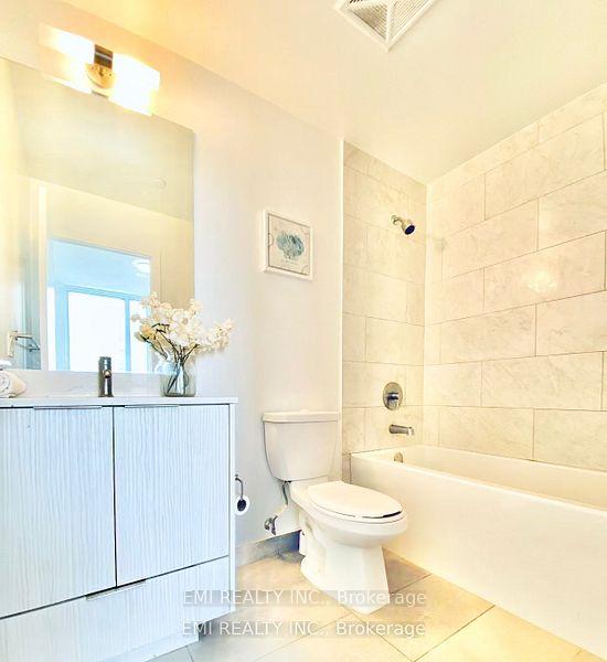 3 Bedrooms Condo at 36 Forest Manor,  Toronto For sale