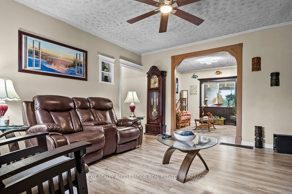 108 Dundas Street, Deseronto, ON K0K 1X0