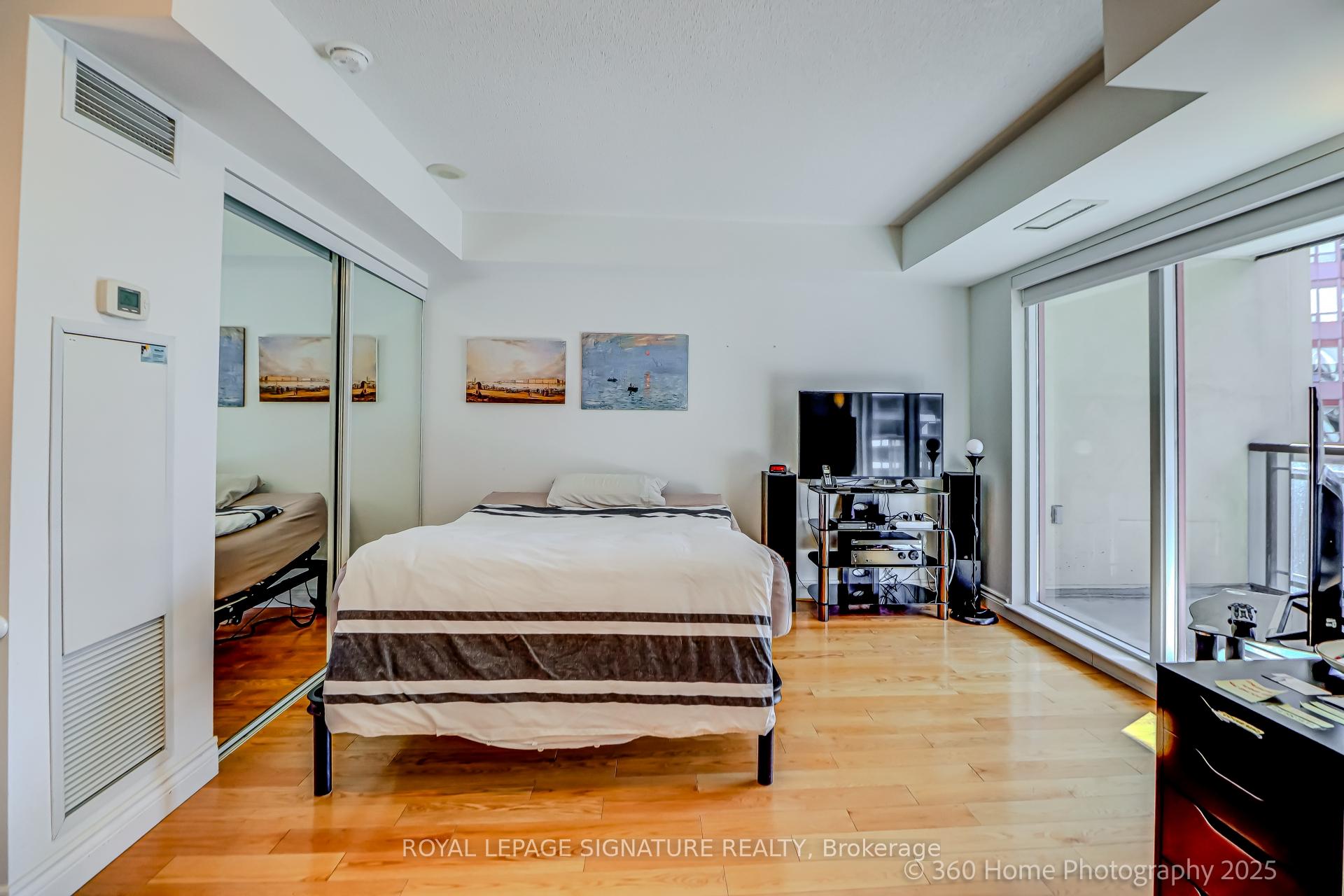 Condo at 27 Rean,  Toronto For sale