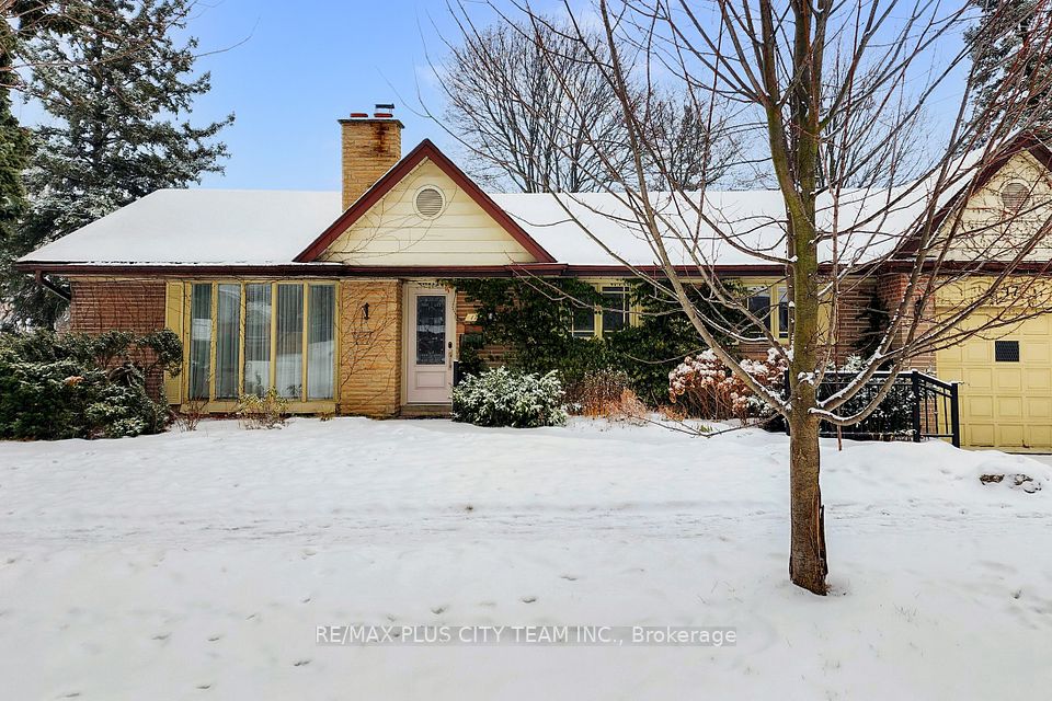 17 Hedges Boulevard