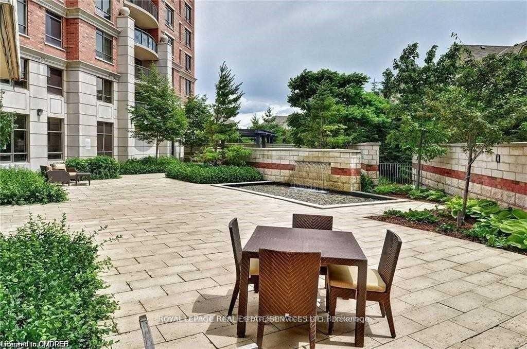 2 Bedrooms Condo at 2391 Central Park, Oakville For sale