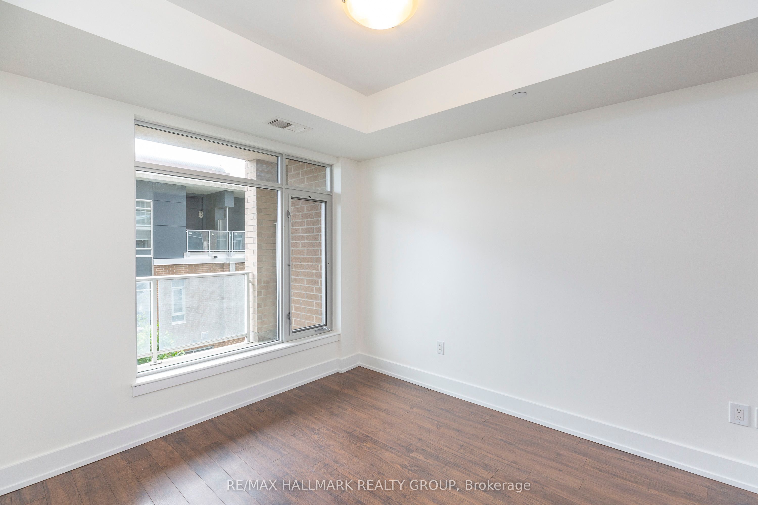 100 Champagne Avenue S #403, Dows Lake - Civic Hospital and Area 4503 - West Centre Town
