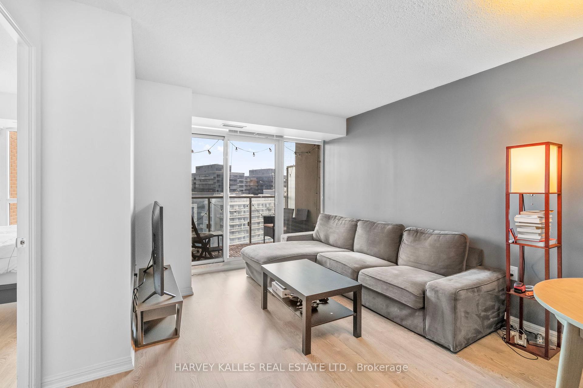 125 Western Battery Road 1316