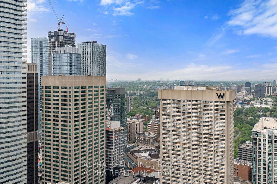 3 Bedrooms Condo at 50 Charles St E, Toronto For sale
