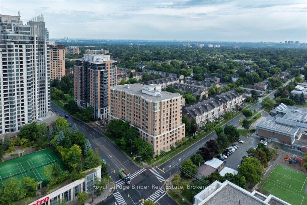 3 Bedrooms Condo at 88 Grandview,  Toronto For sale