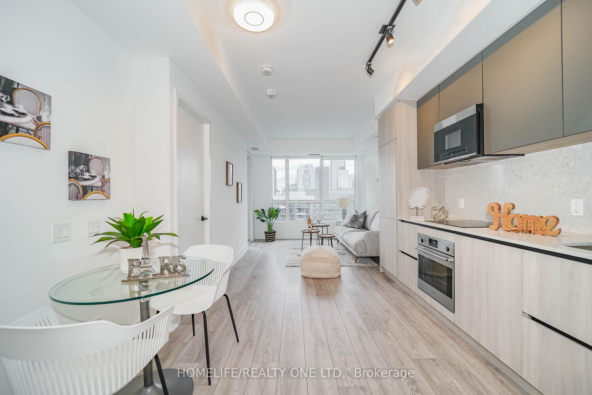 1 Bedroom Condo at 108 Peter, Toronto For sale