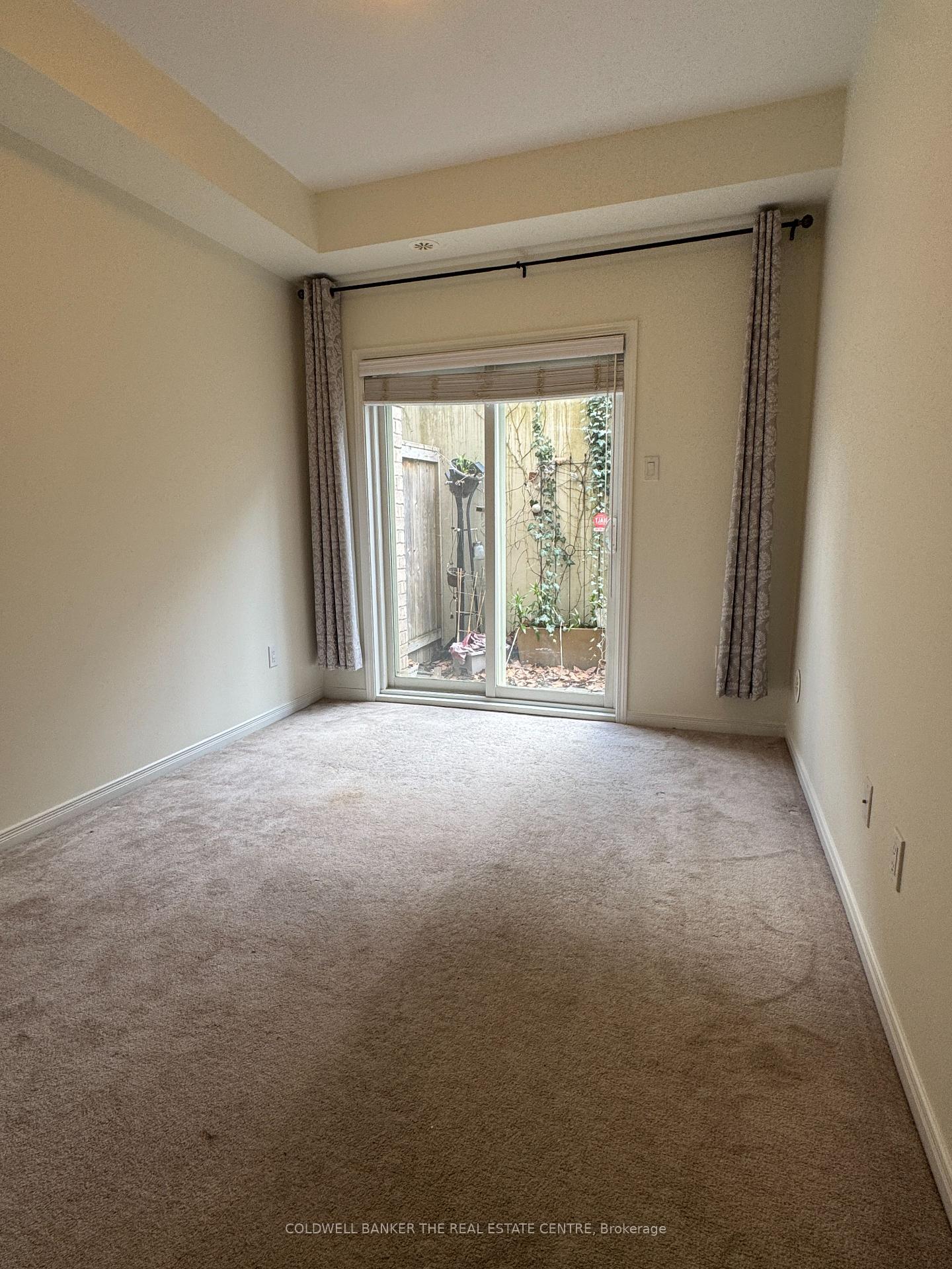 3 Bedrooms Condo at 19 Coneflower, Toronto For sale