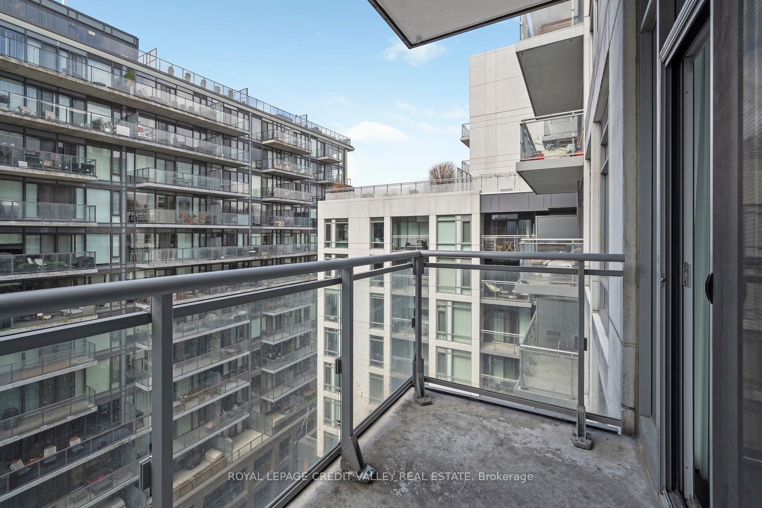 2 Bedrooms Condo at 525 Adelaide, Toronto For sale