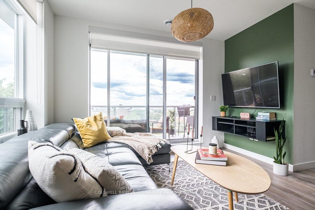 2 Bedrooms Condo at 467 Charlton, Hamilton For sale