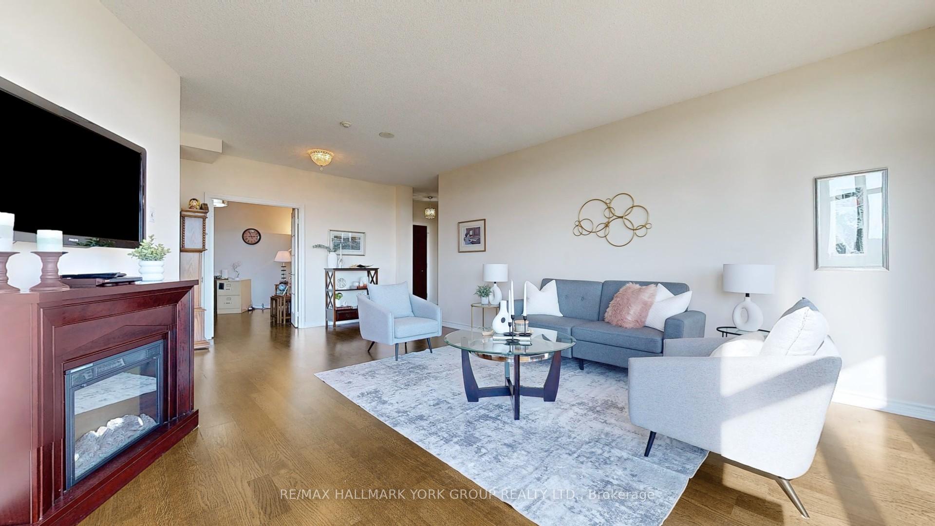 3 Bedrooms Condo at 1135 Royal York,  Toronto For sale