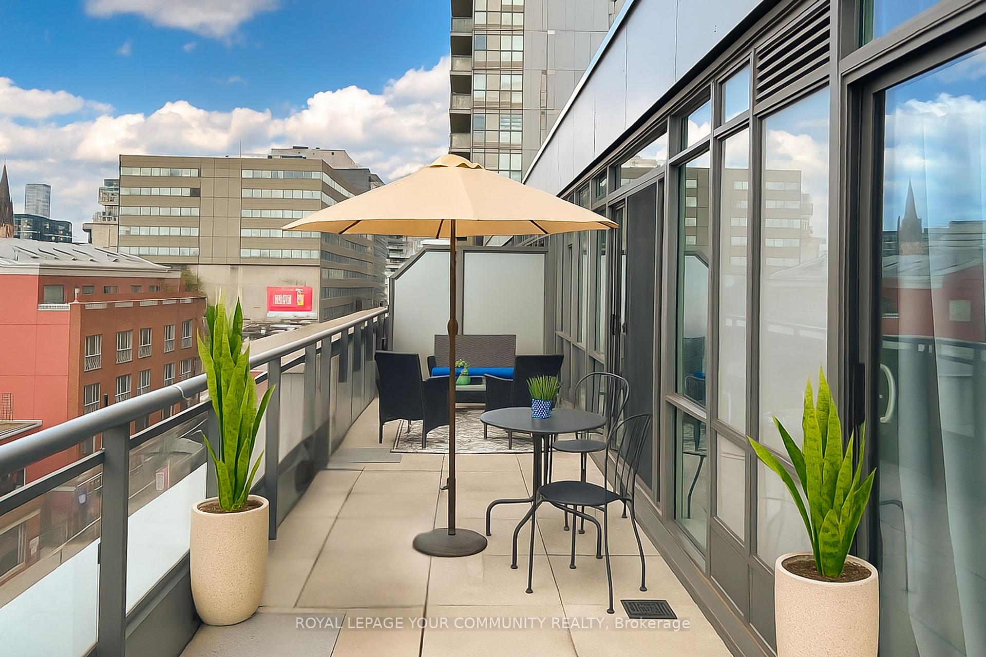 2 Bedrooms Condo at 775 King, Toronto For sale