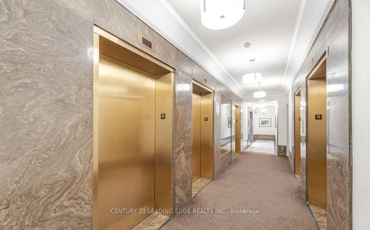 3 Bedrooms Condo at 68 Corporate, Toronto For sale