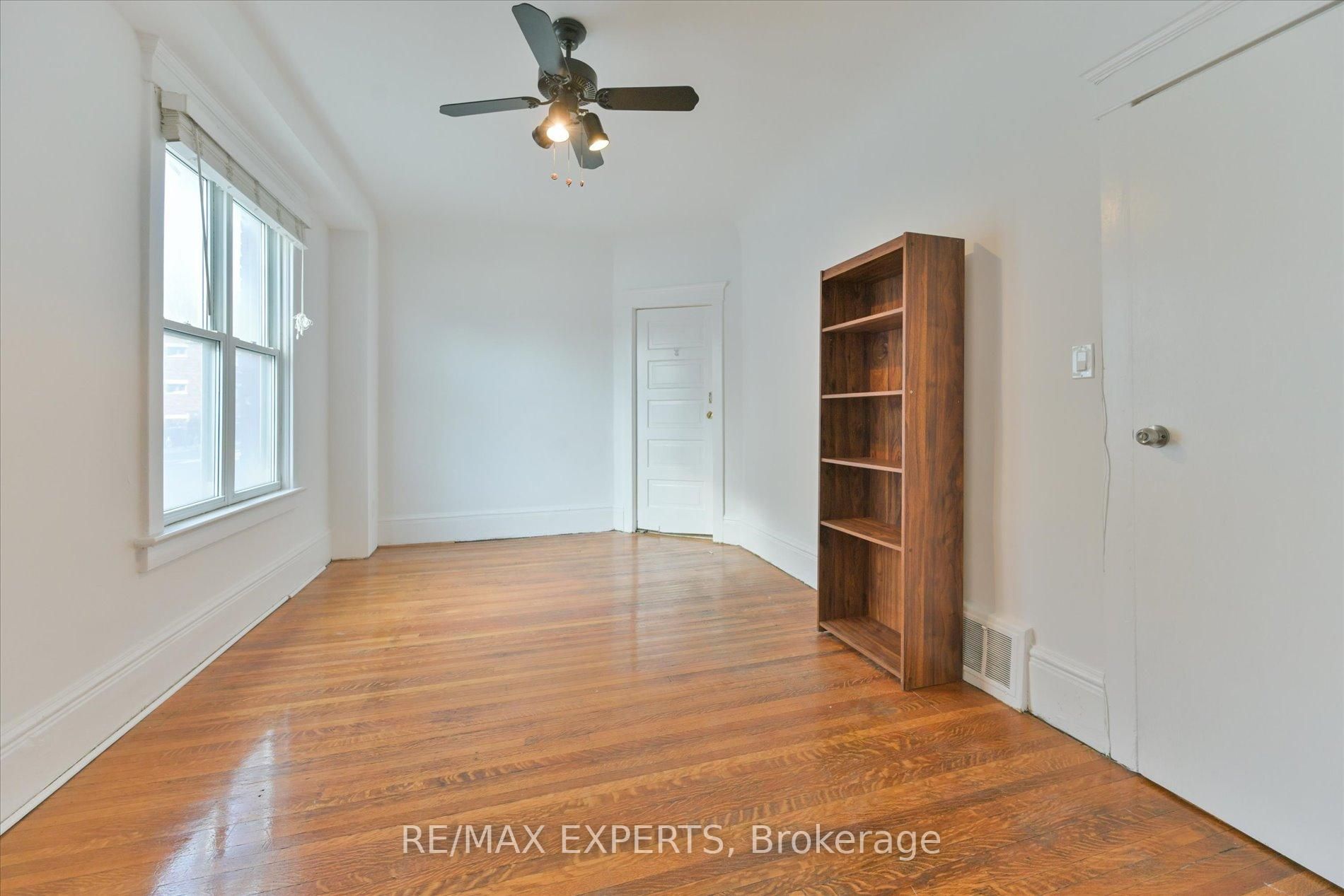 18 Barton Avenue