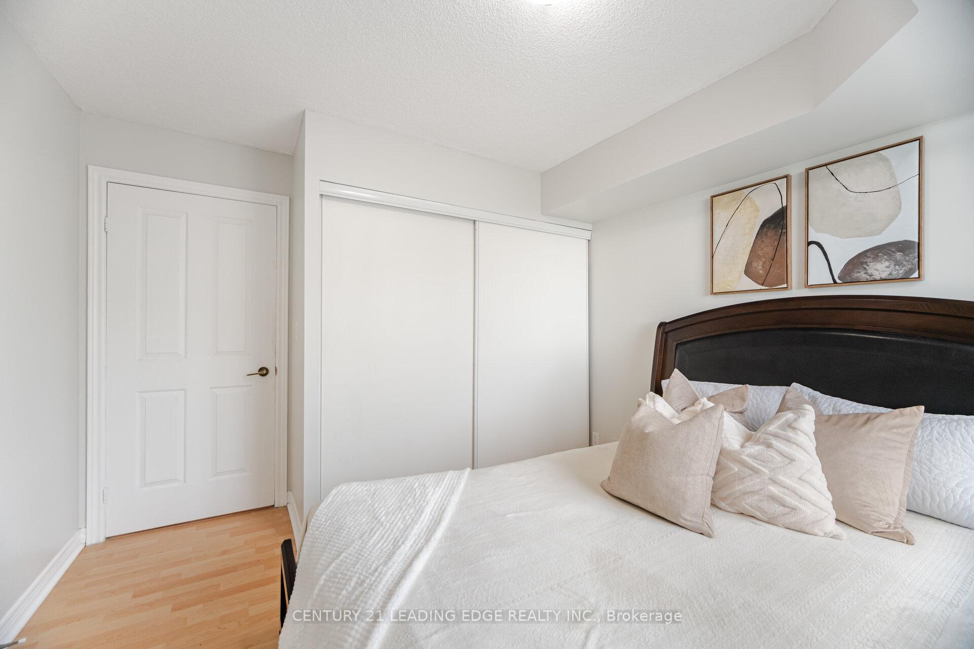 3 Bedrooms Condo at 68 Corporate, Toronto For sale