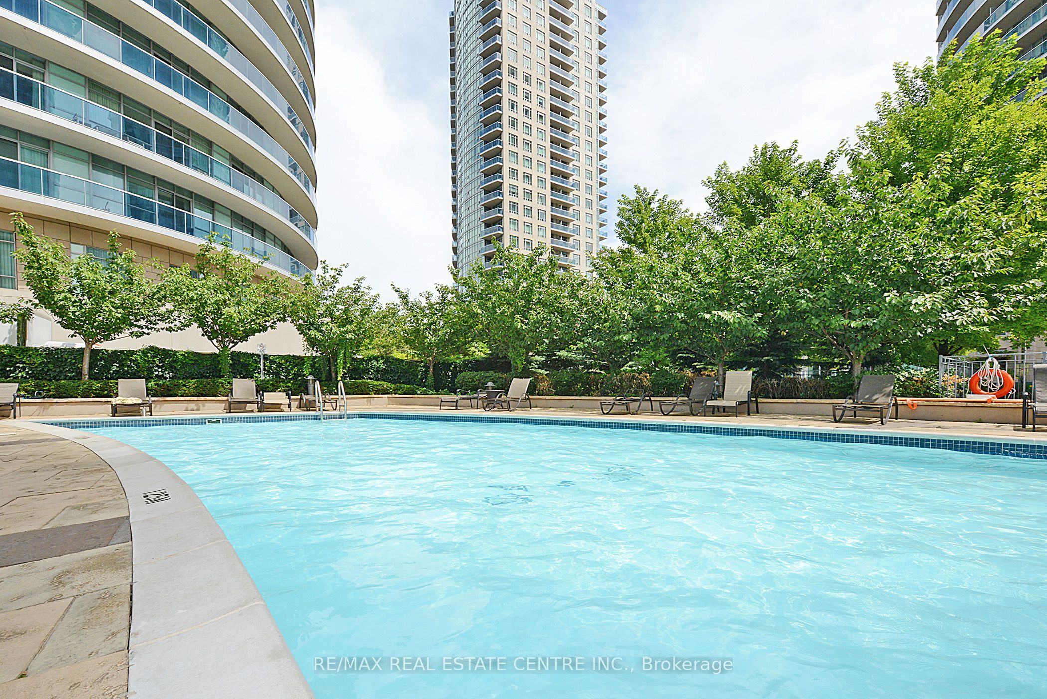 50 Absolute Avenue, #303