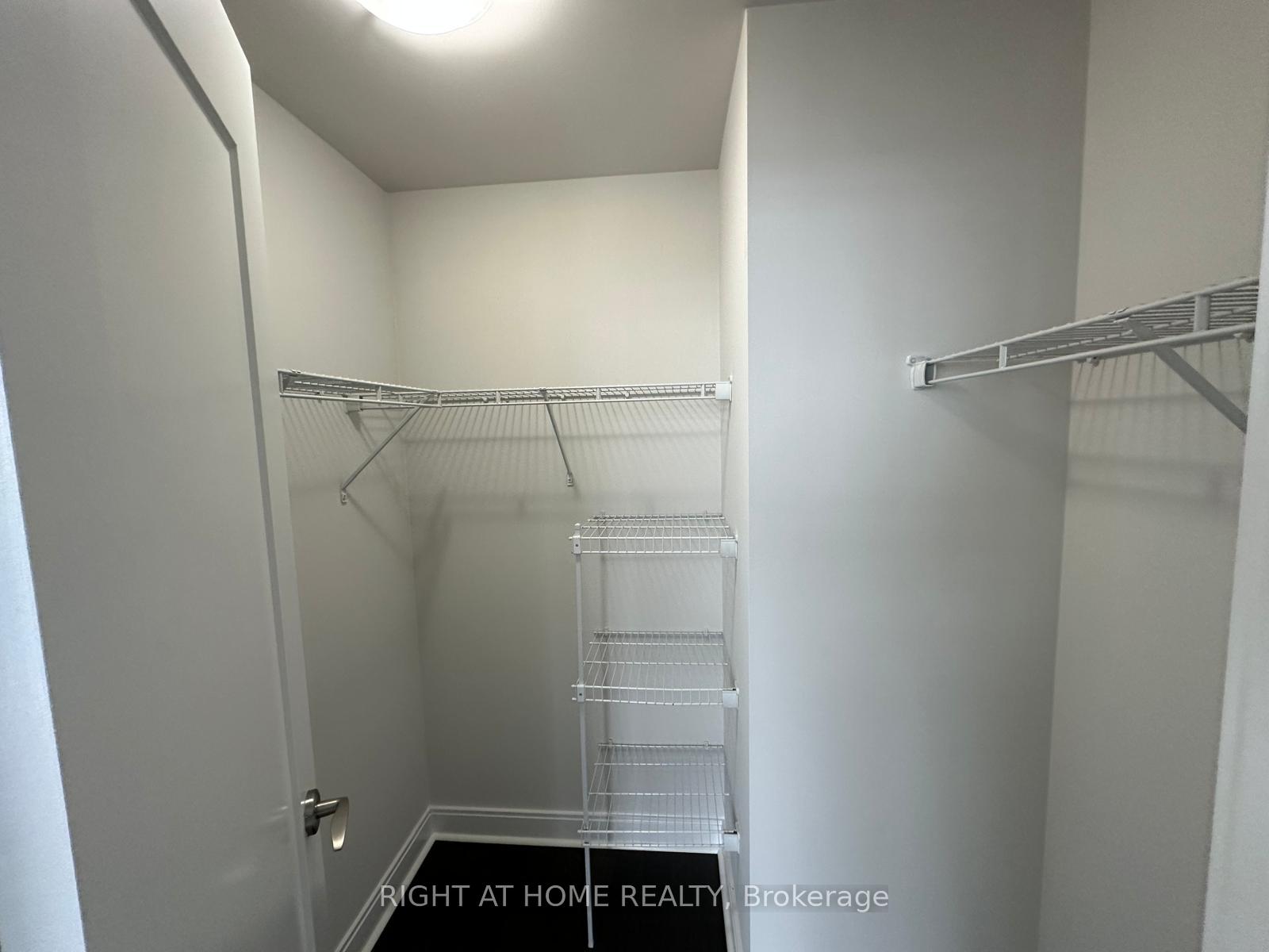 2 Bedrooms Condo at 825 Church,  Toronto For sale
