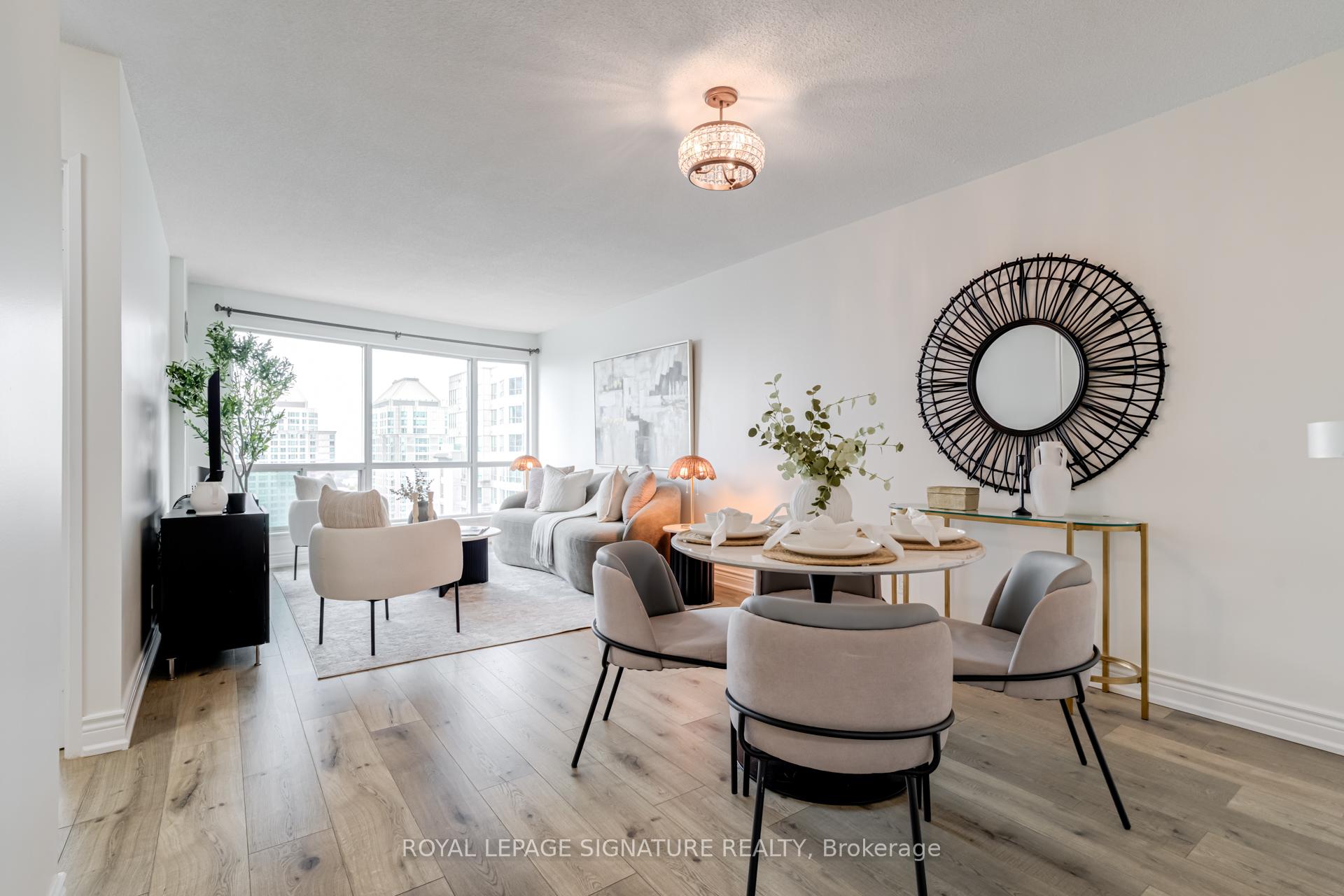 2 Bedrooms Condo at 18 Lee Centre, Toronto For sale