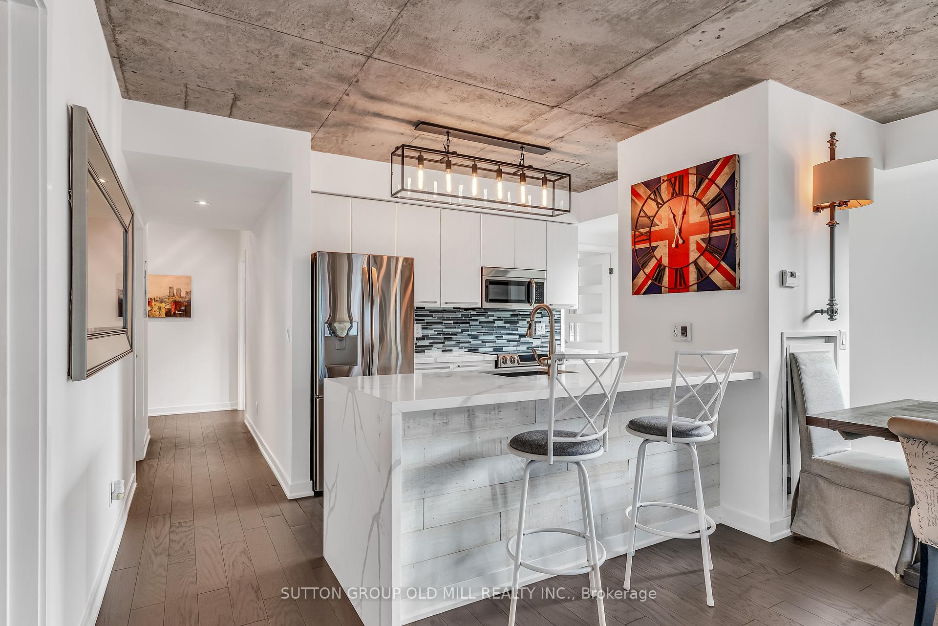2 Bedrooms Condo at 400 Wellington, Toronto For sale