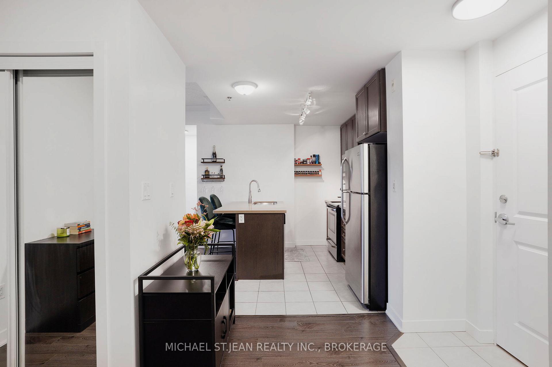 1 Bedroom Condo at 90 Charlton, Hamilton For sale