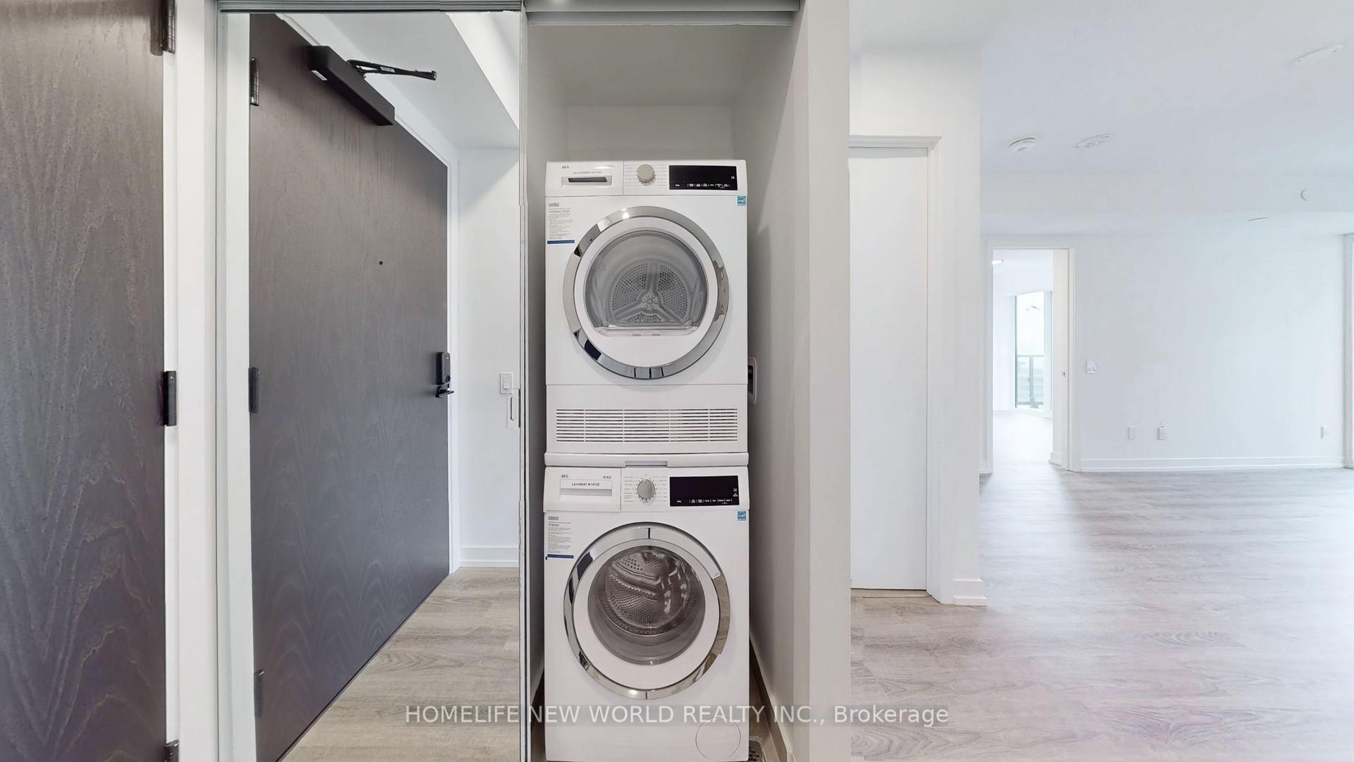 2 Bedrooms Condo at 771 Yonge, Toronto For sale