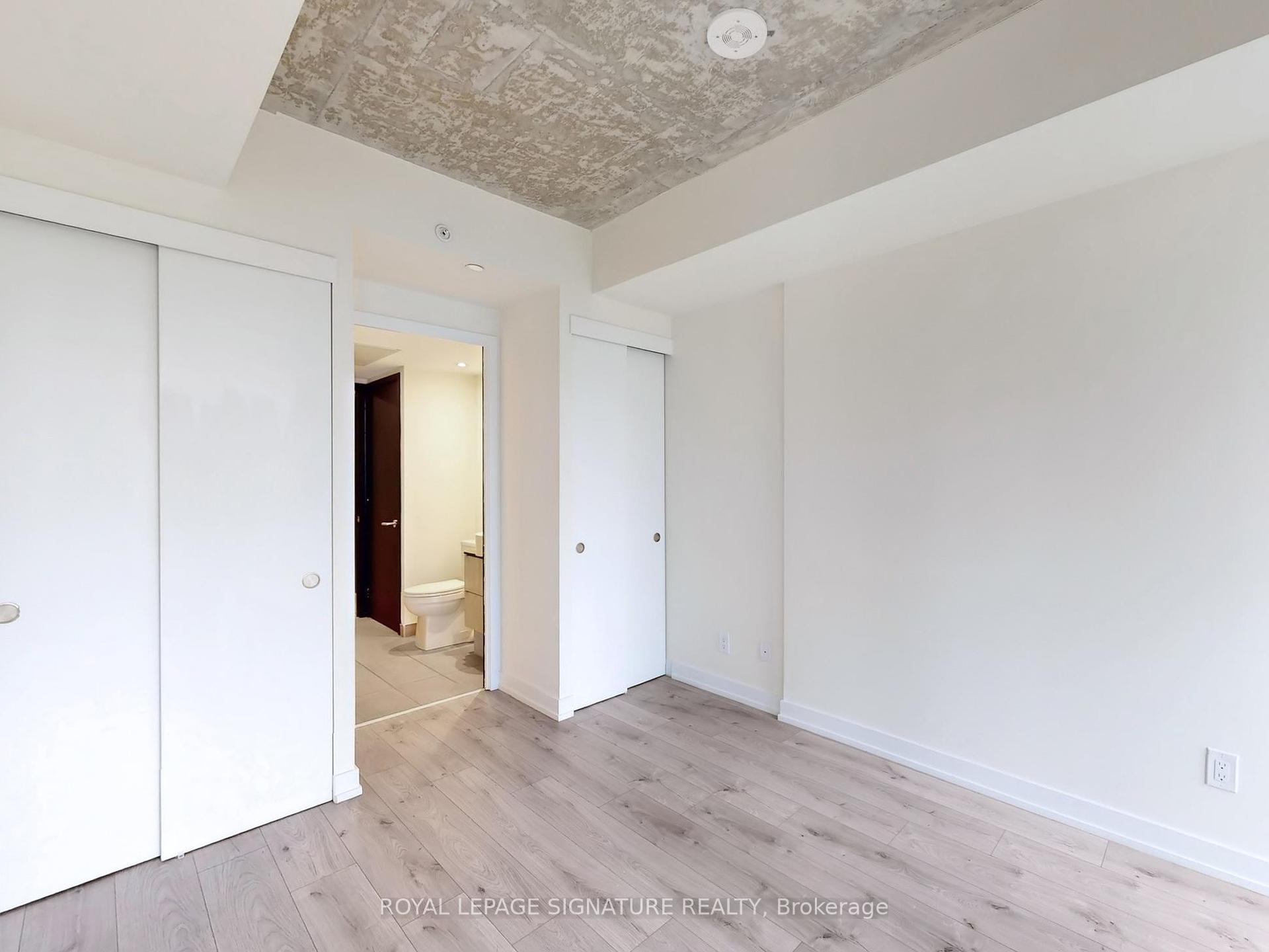 2 Bedrooms Condo at 161 Roehampton, Toronto For sale