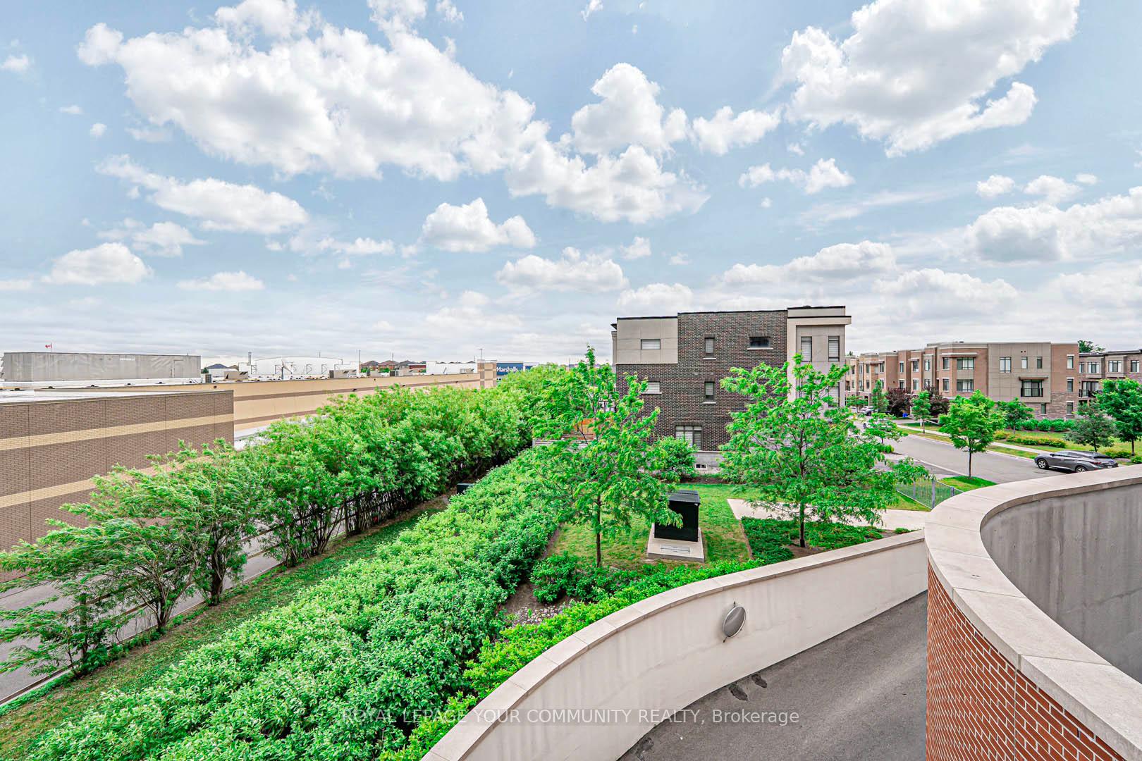 3 Bedrooms Condo at 99 EAGLE ROCK, Vaughan For sale