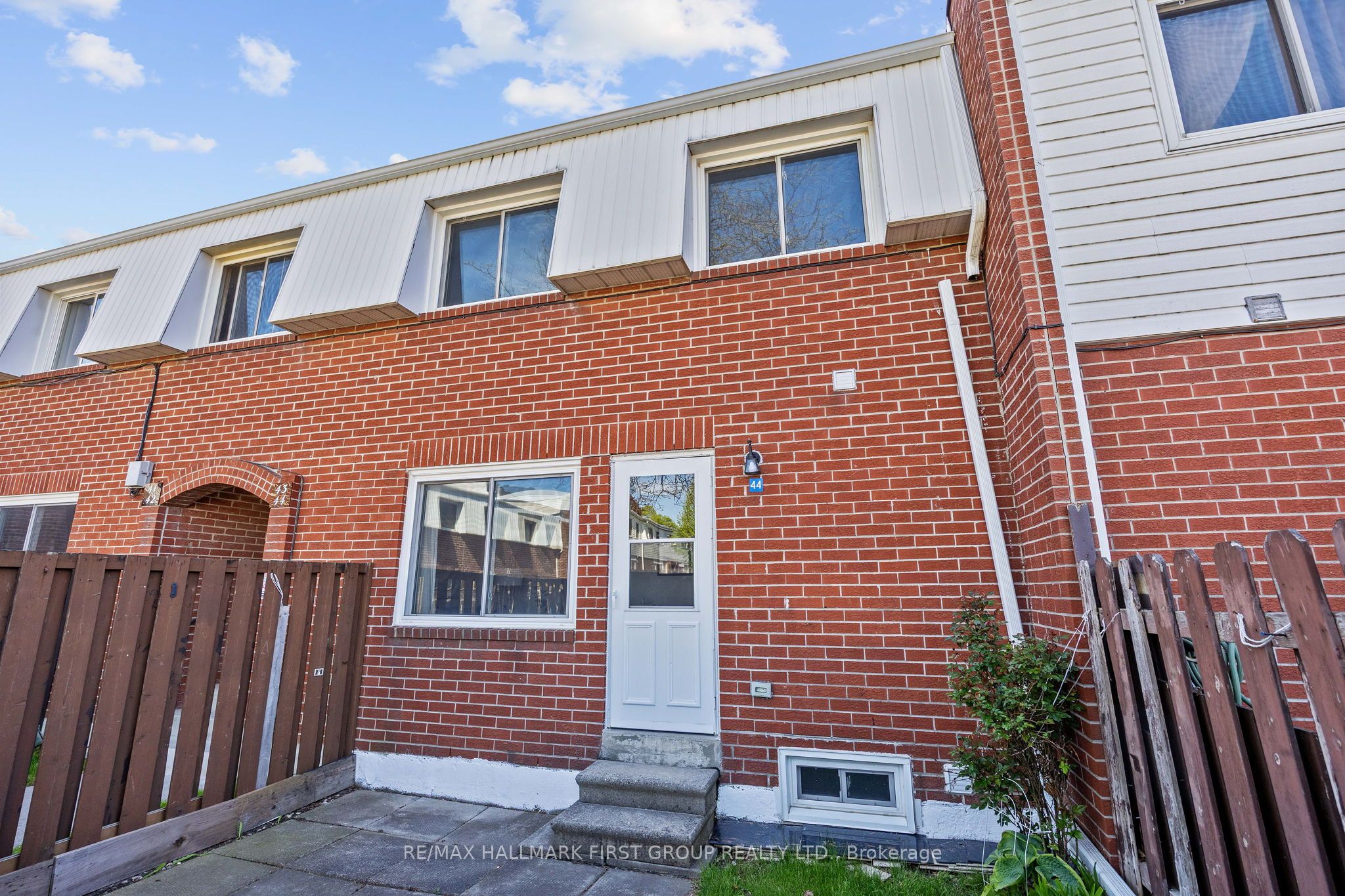 1010 Glen Street, #44