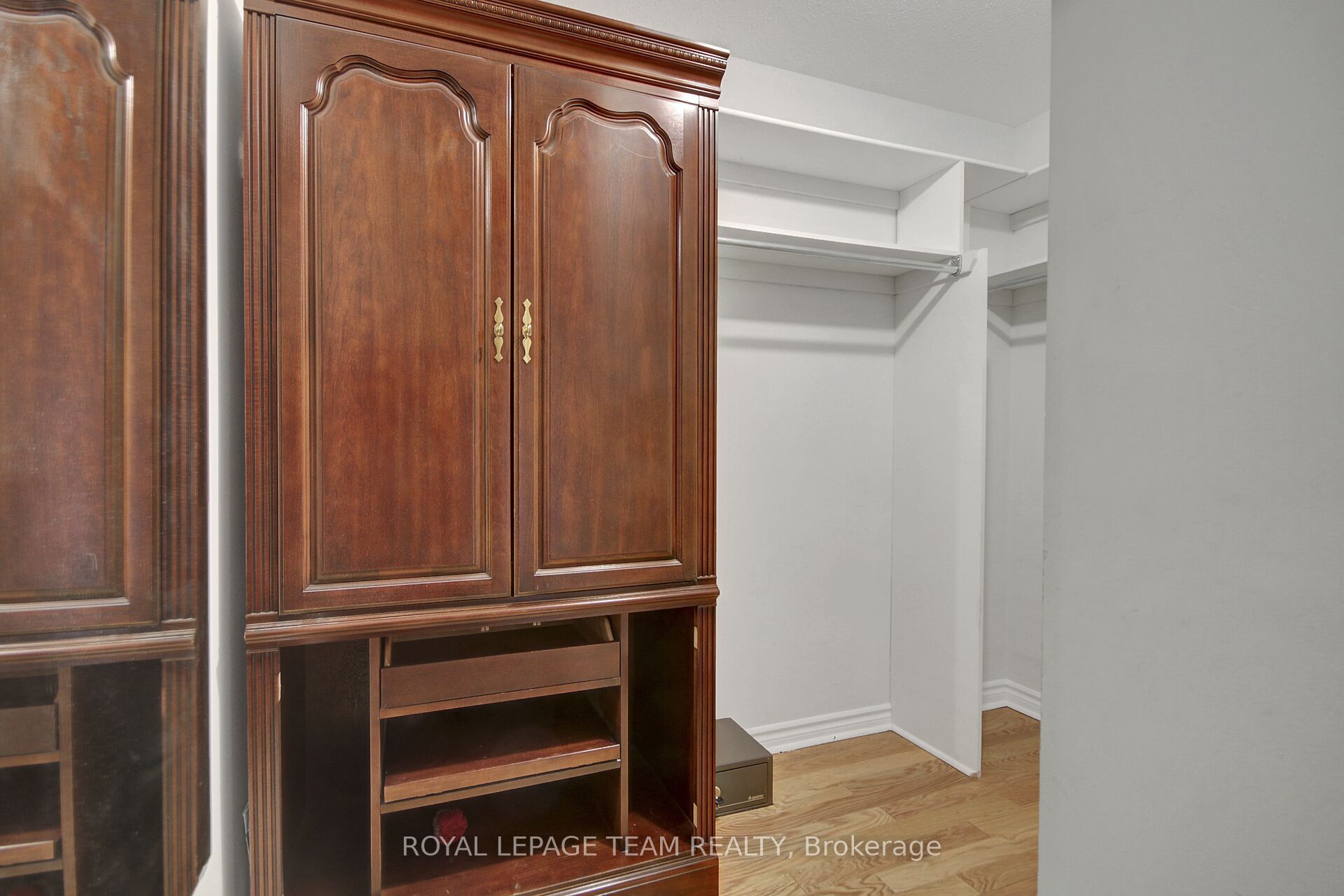 131 Wurtemburg Street, #804