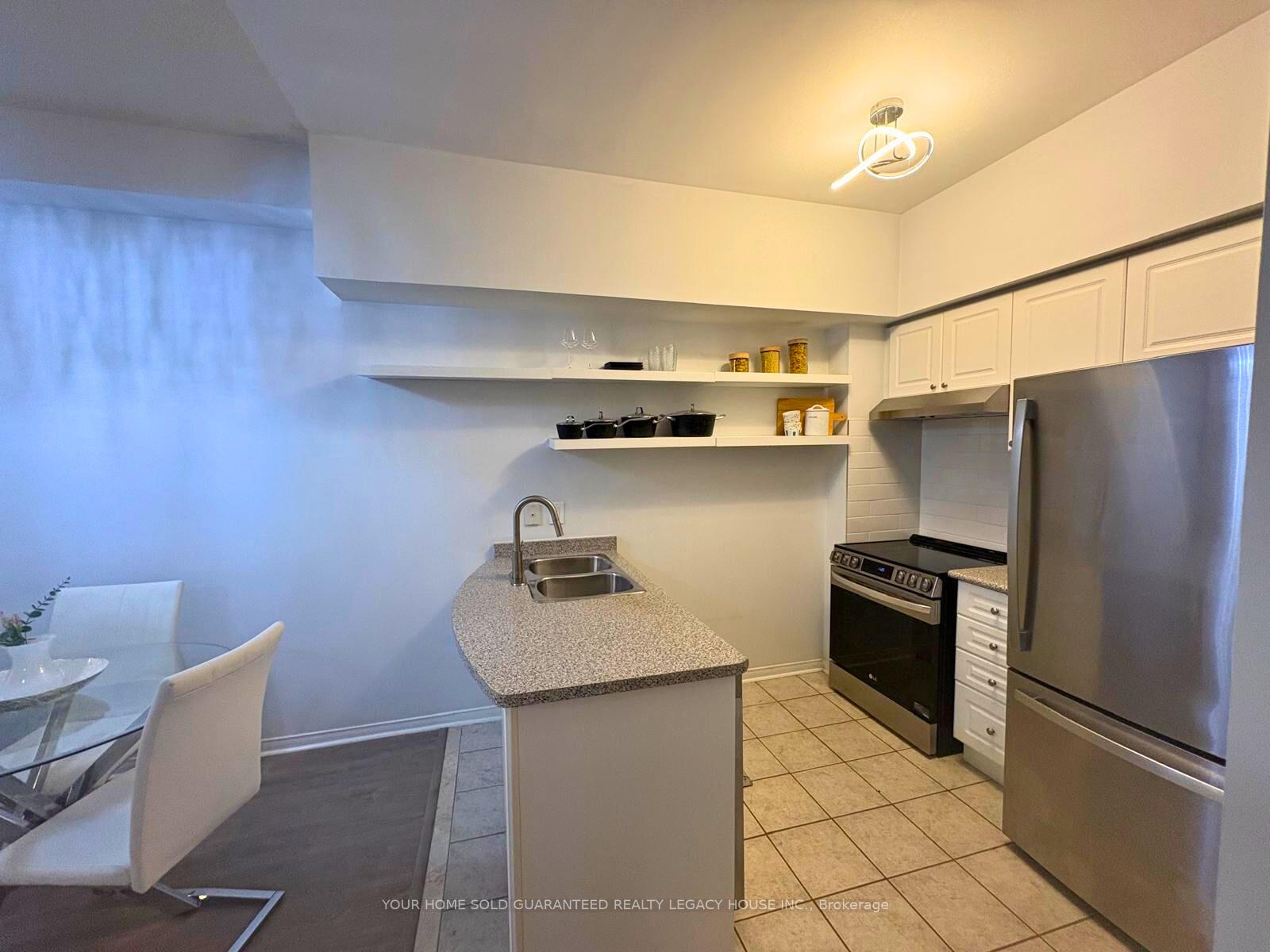 1 Bedroom Condo at 601 Shoreline, Mississauga For sale