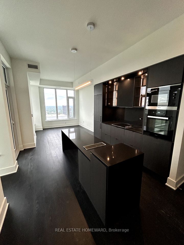11 Yorkville Avenue