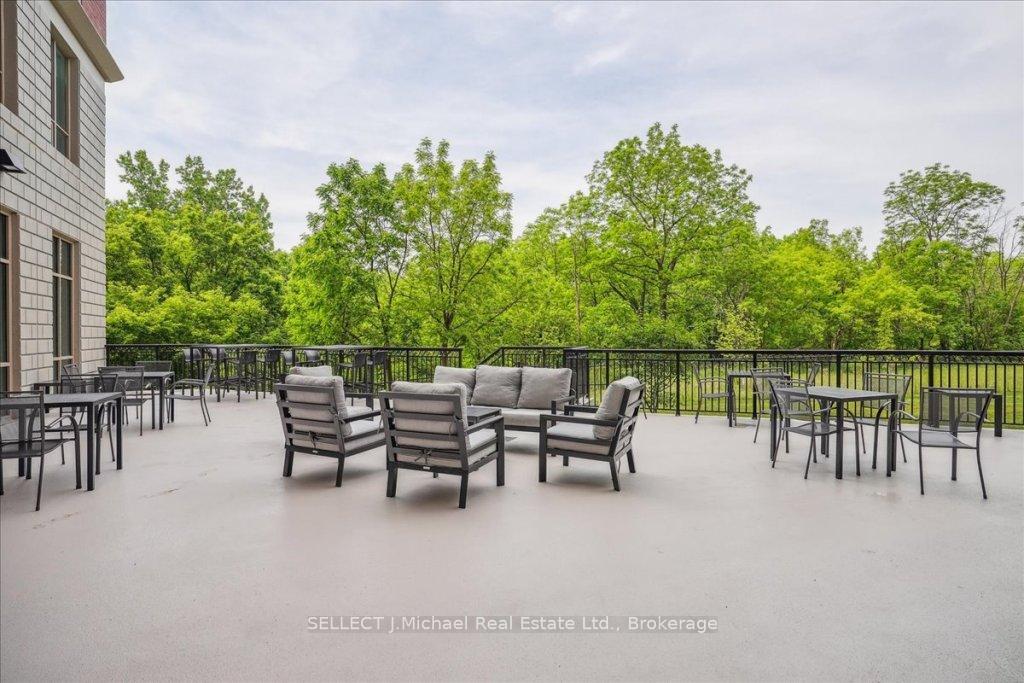 2 Bedrooms Condo at 2750 KING,  Hamilton For sale