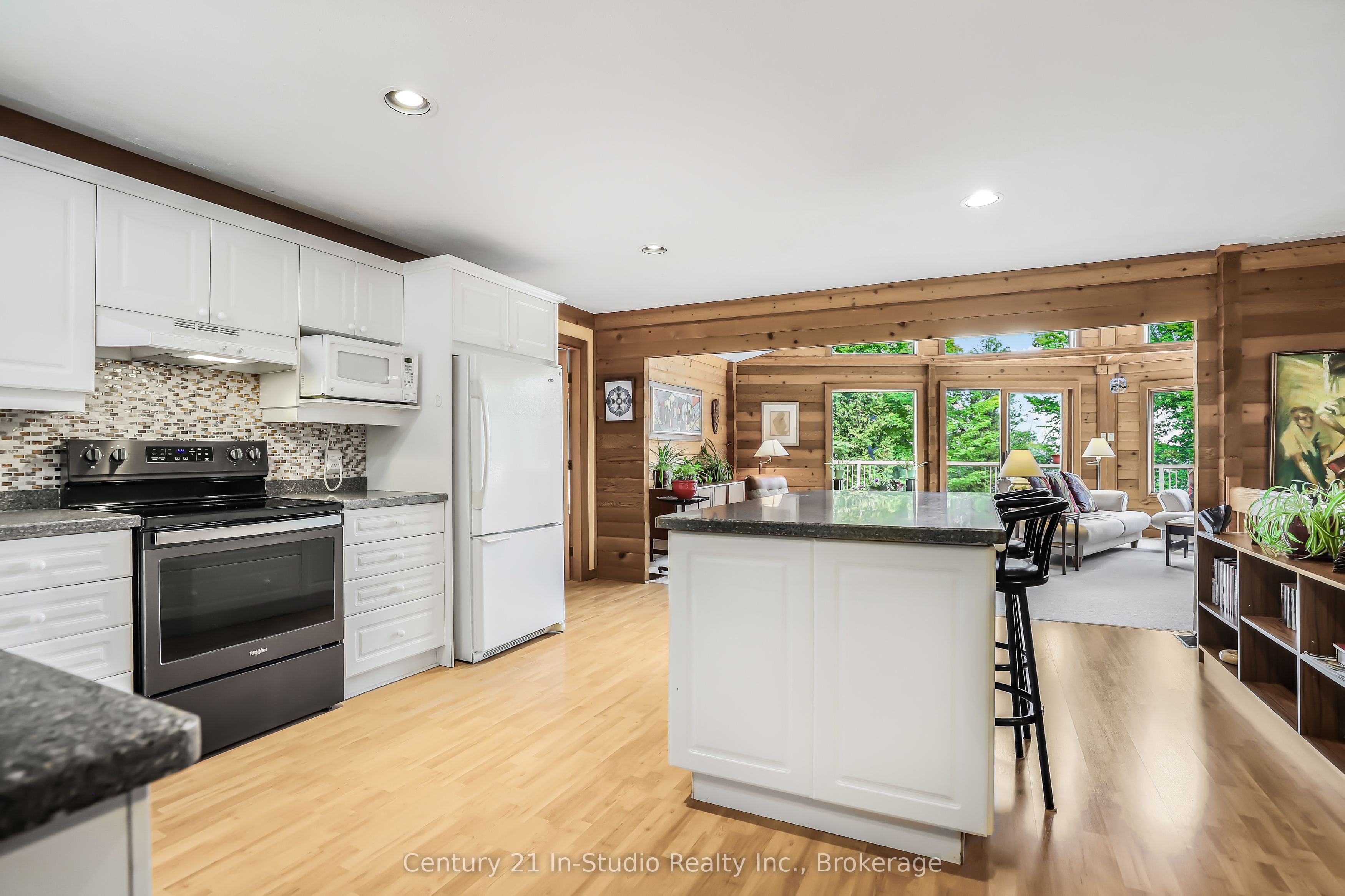 504877 GREY 1 Road