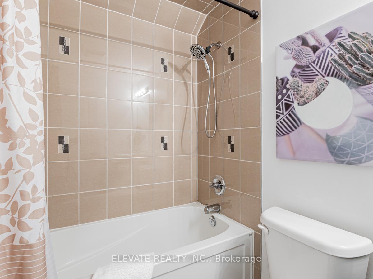 2 Bedrooms Condo at 15 Coneflower, Toronto For sale