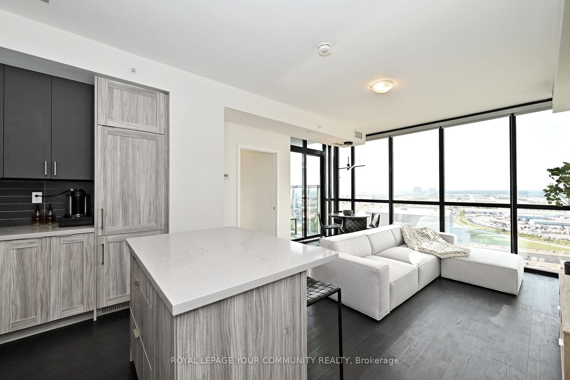 2 Bedrooms Condo at 2908 Highway 7, Vaughan For sale