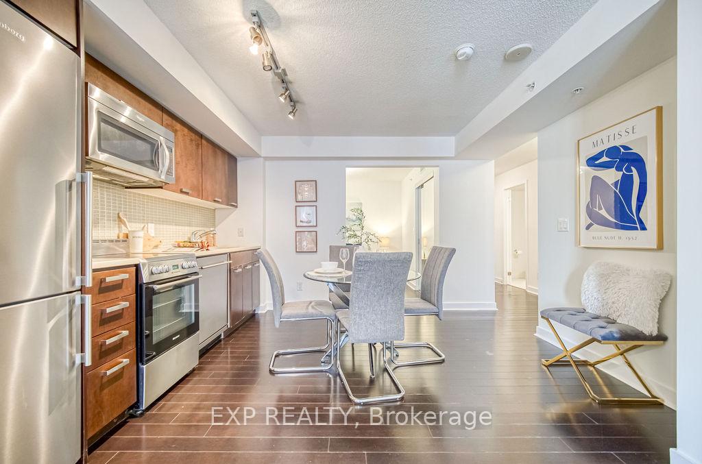 2 Bedrooms Condo at 295 Adelaide, Toronto For sale
