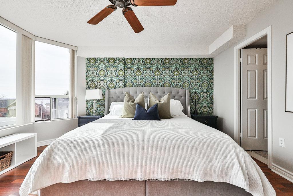 2 Bedrooms Condo at 2121 Lakeshore,  Burlington For sale
