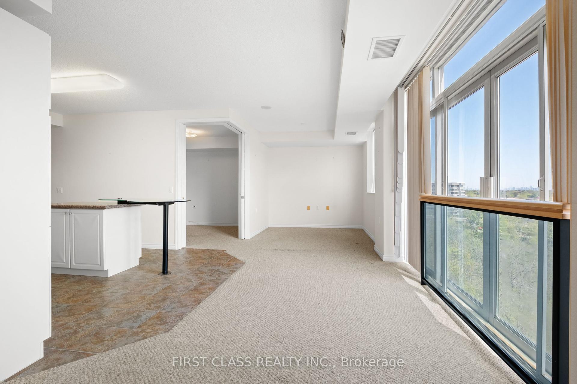3 Bedrooms Condo at 200 Burnhamthorpe, Mississauga For sale