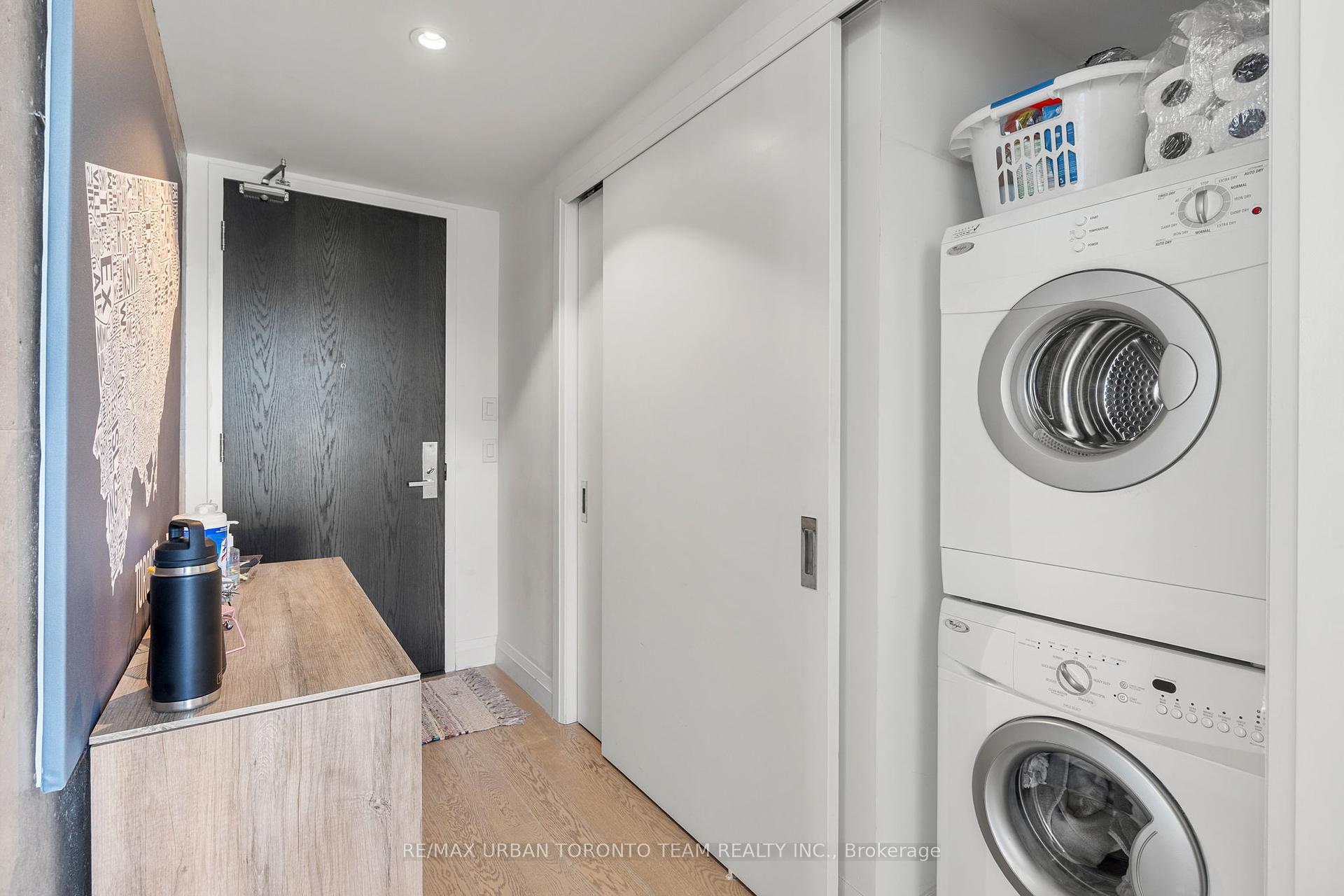 2 Bedrooms Condo at 224 King, Toronto For sale
