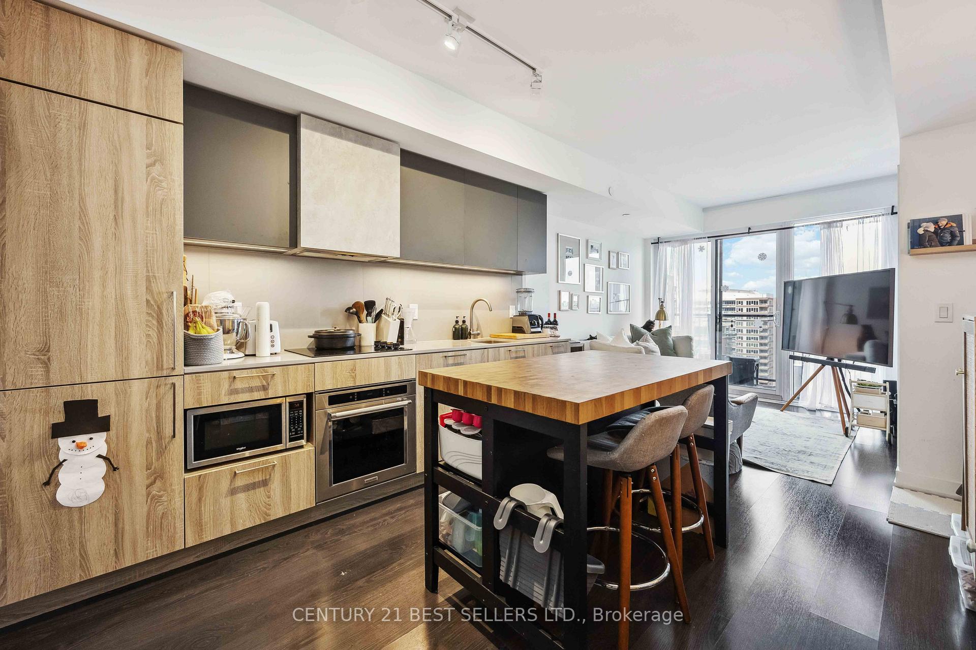 3 Bedrooms Condo at 19 Western Battery,  Toronto For sale