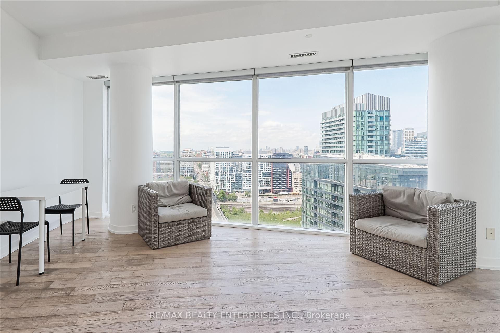 2 Bedrooms Condo at 20 Bruyeres, Toronto For sale