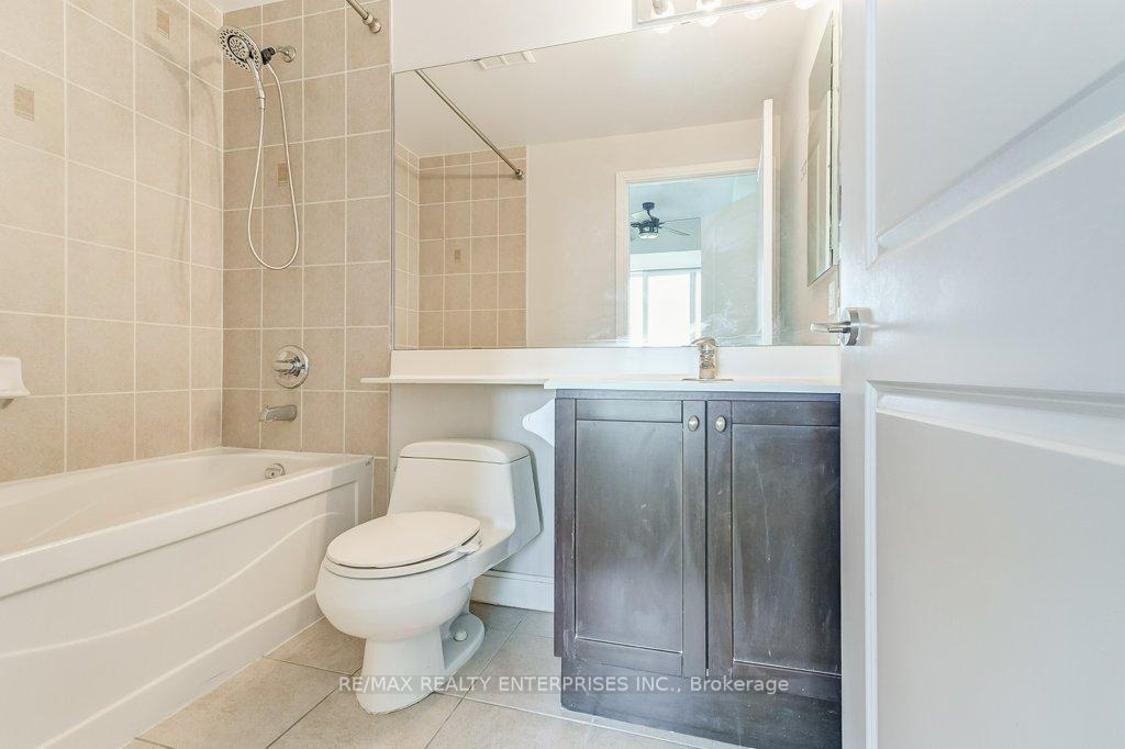 2 Bedrooms Condo at 80 Absolute, Mississauga For sale