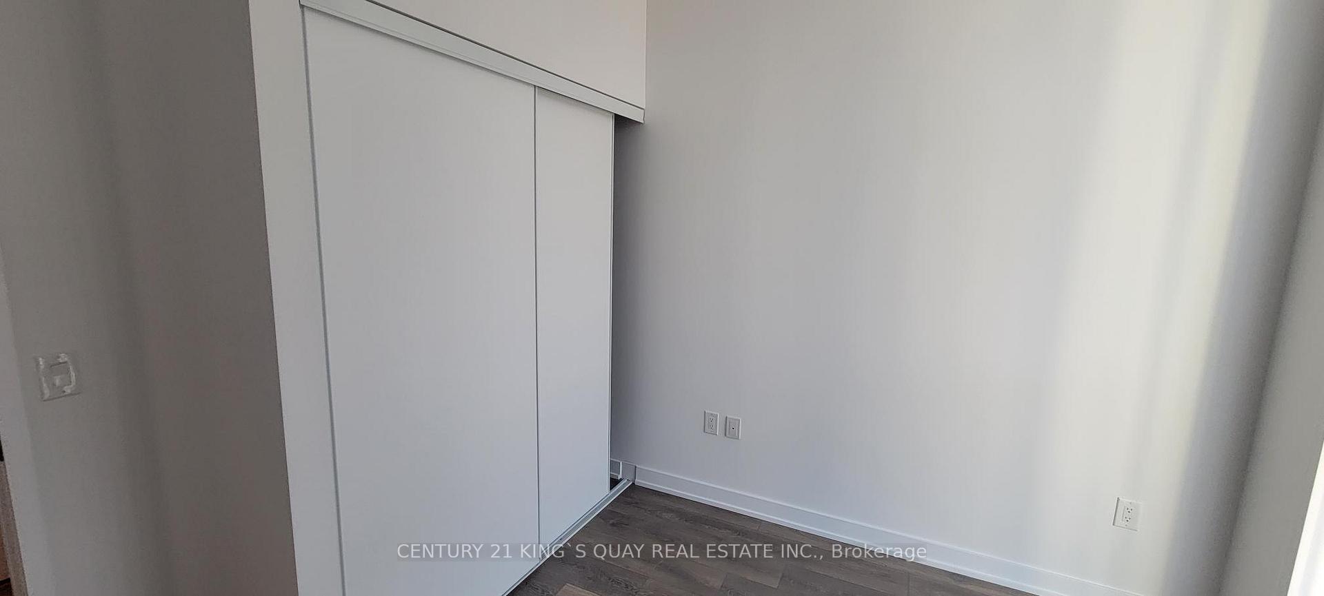 1 Bedroom Condo at 38 Honeycrisp,  Vaughan For sale