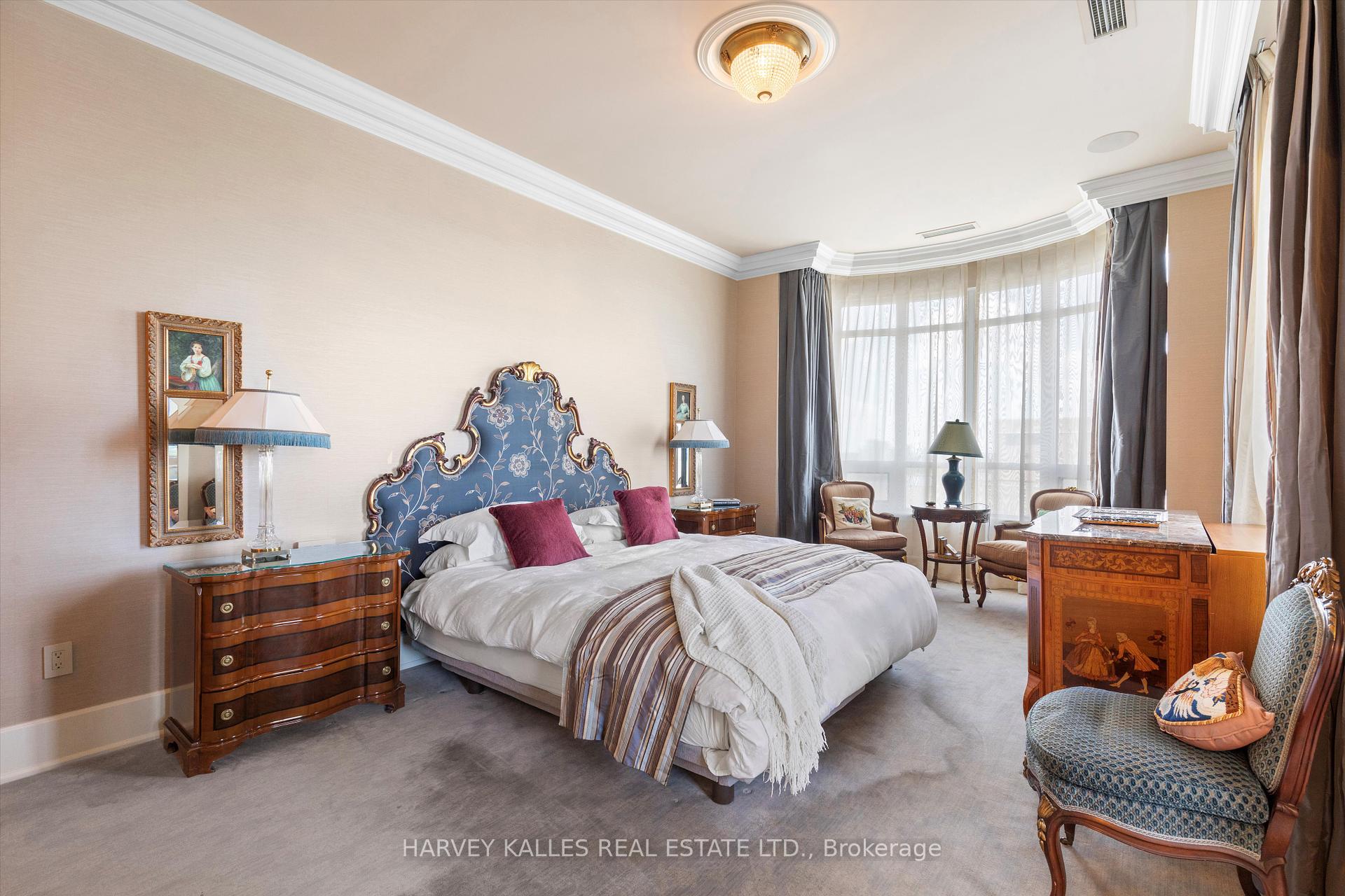 3 Bedrooms Condo at 662 Sheppard, Toronto For sale